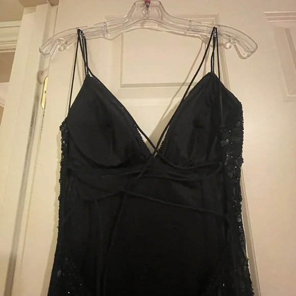 Sherrie Hill black Prom dress 54329 Beaded gown with deep
V-neckline Sz2 Black - Picture 14 of 16